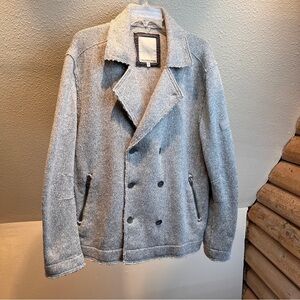 CALVIN KLEIN JEANS MENS Knit double breasted jacket w/2 zip pockets. Size XL.